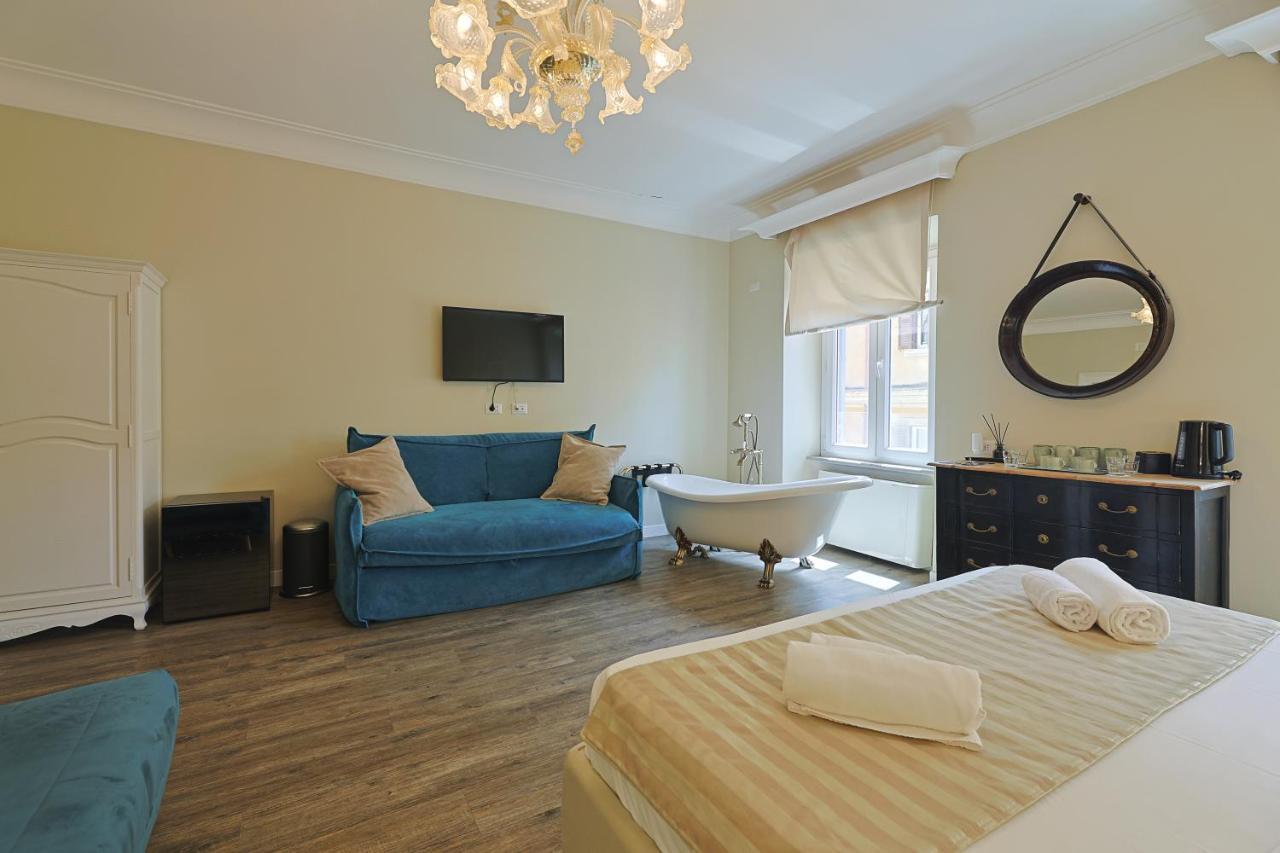 Art House Suites56 Via Del Babuino 56 Rome Bagian luar foto
