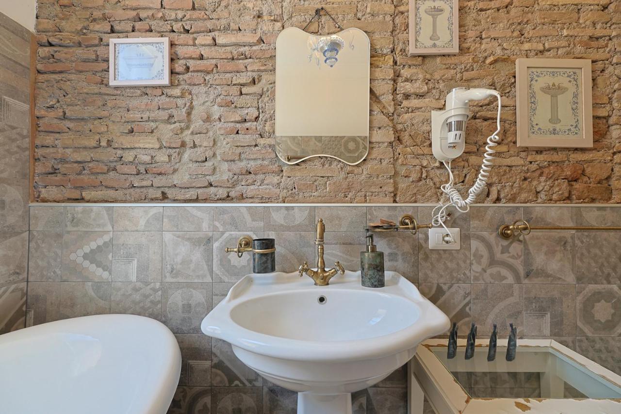 Art House Suites56 Via Del Babuino 56 Rome Bagian luar foto