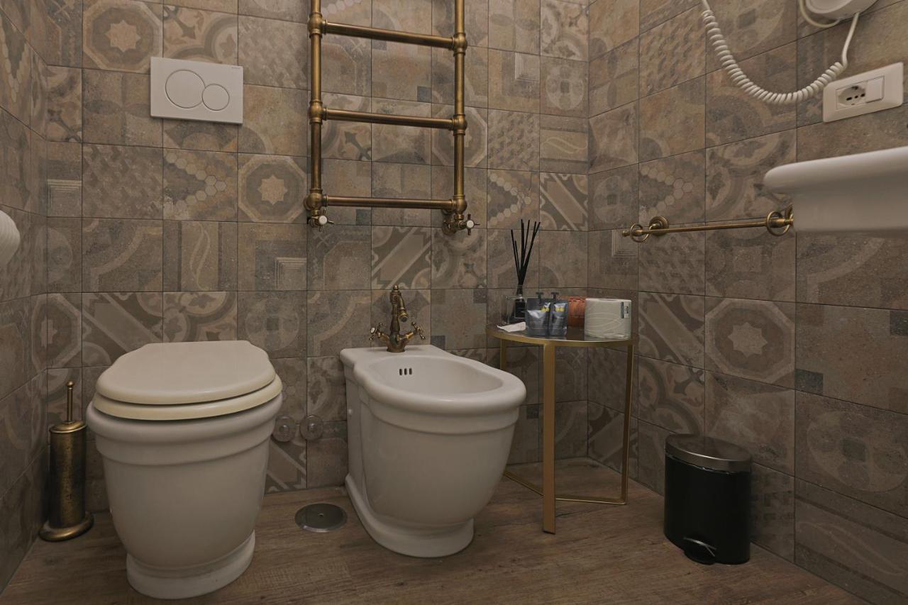 Art House Suites56 Via Del Babuino 56 Rome Bagian luar foto