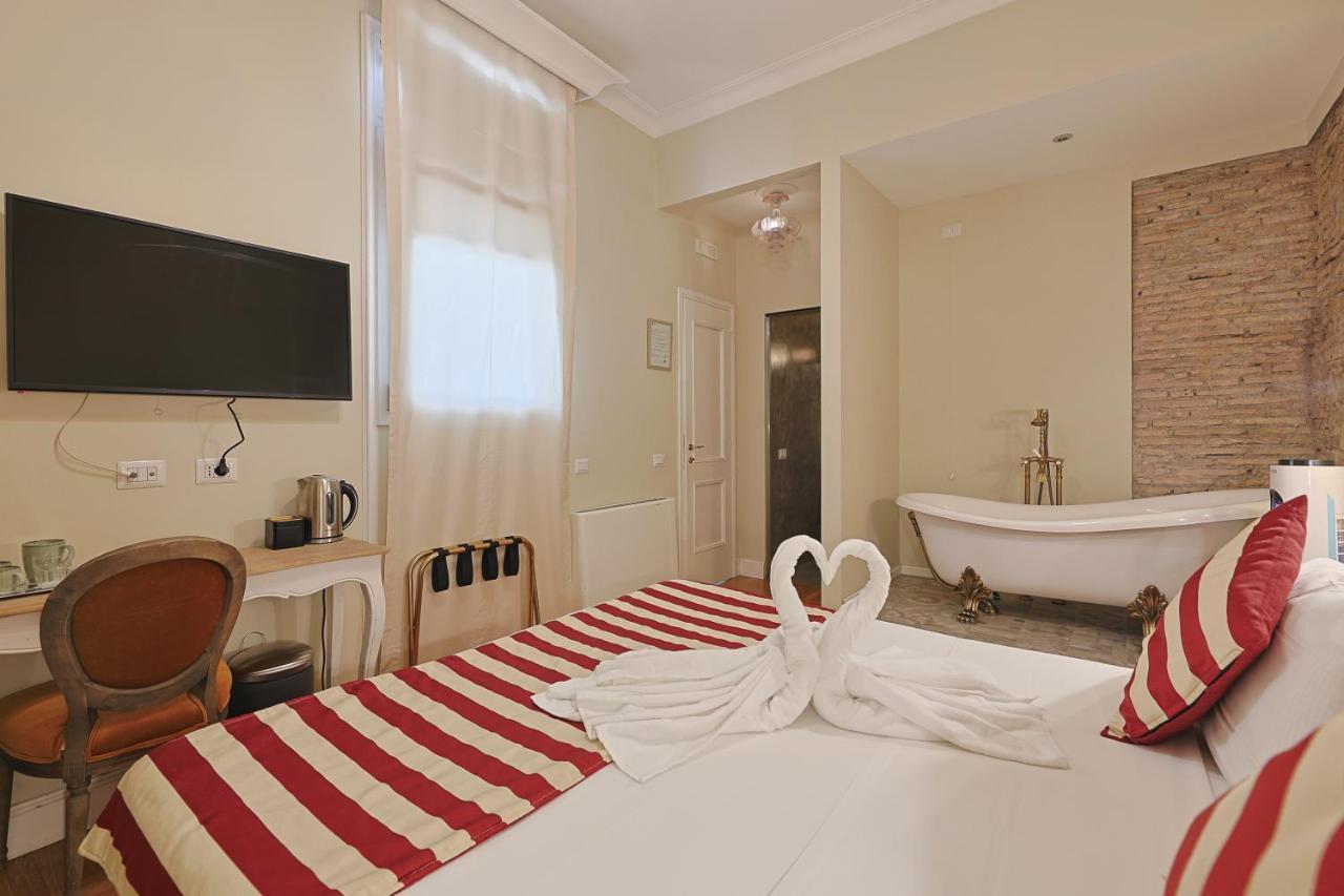 Art House Suites56 Via Del Babuino 56 Rome Bagian luar foto
