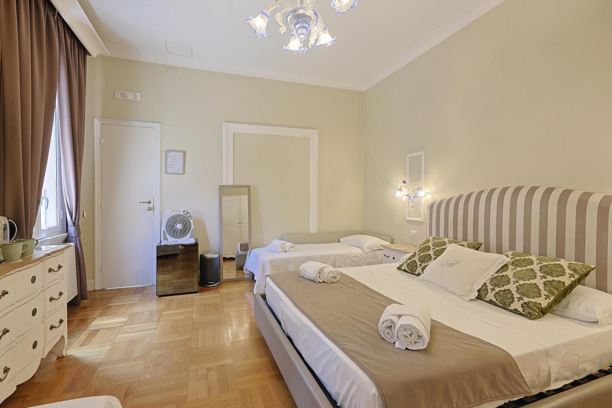 Art House Suites56 Via Del Babuino 56 Rome Bagian luar foto